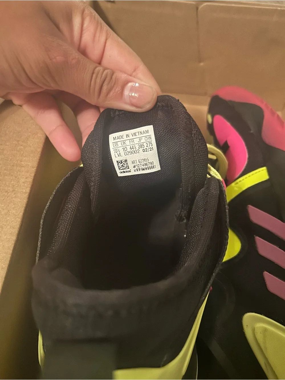 adidas lightweight athletic